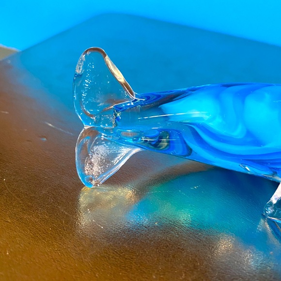 OCEAN MARINE LIFE ART GLASS DOLPHIN FIGURINE CLEAR WITH INTERIOR BLUE SWIRLS 4” - Picture 11 of 12